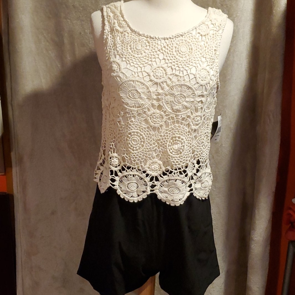 NWT City Triangles Ivory Romper Junior's Small New